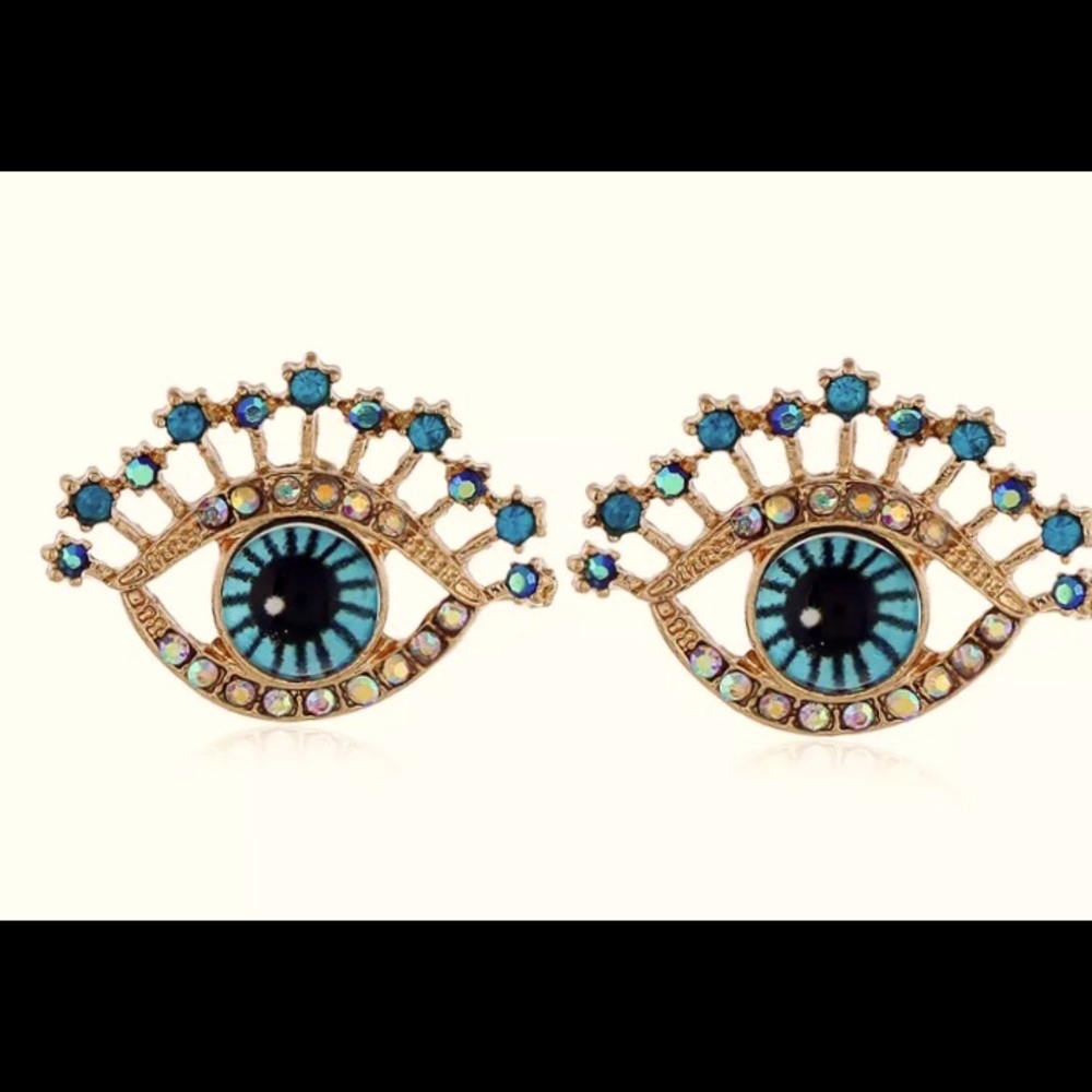 👇🏻$Reduced to lowest price. Trendy rhinestone eye shape earrings